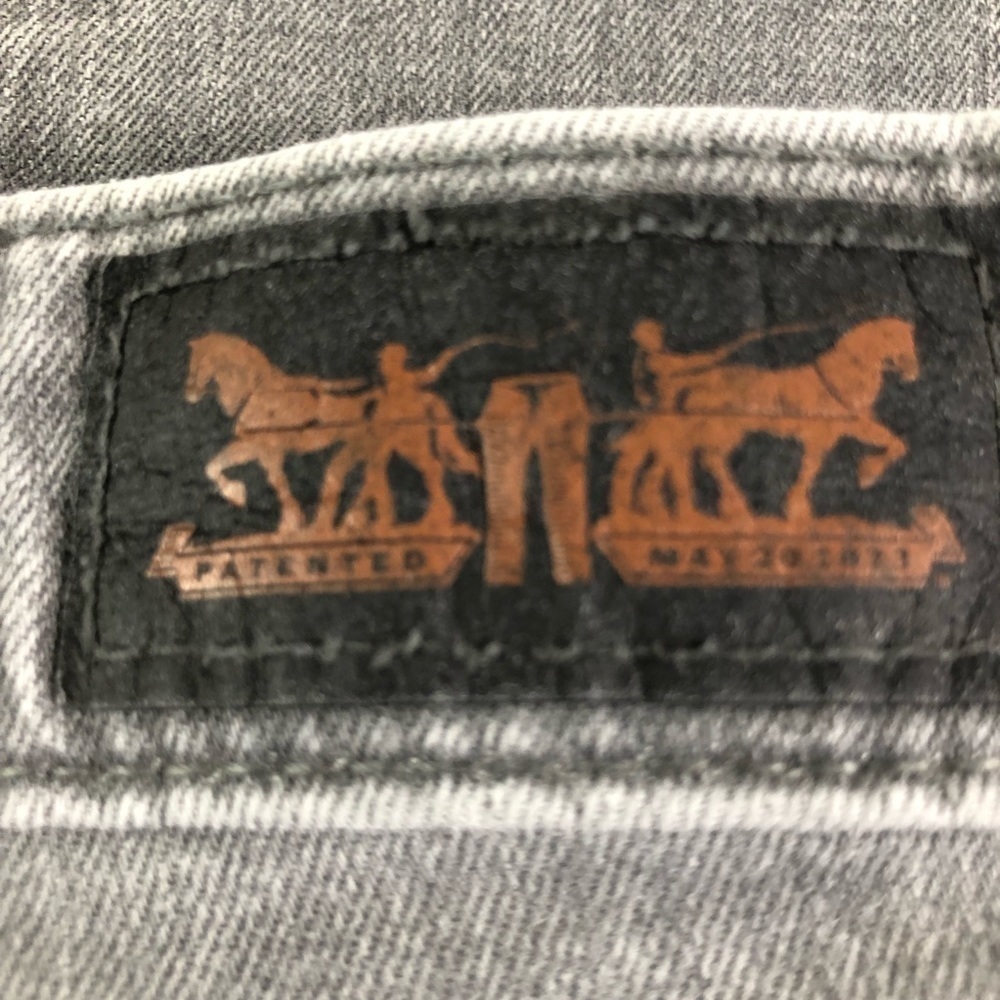 Levi’s Mid Rise Skinny Gray Denim Jeans - Picture 6 of 8